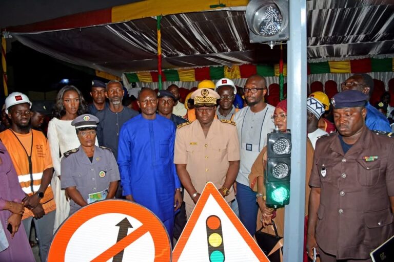 Dr Babacar Diop, maire de Thiès, fait revenir les feux tricolores après 60 ans