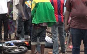 Grave accident à Kaffrine : un conducteur de moto tué par un camion malien