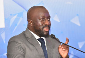Crise dans les médias : la FACS demande le départ du ministre Alioune Sall, accusé d'incompétence