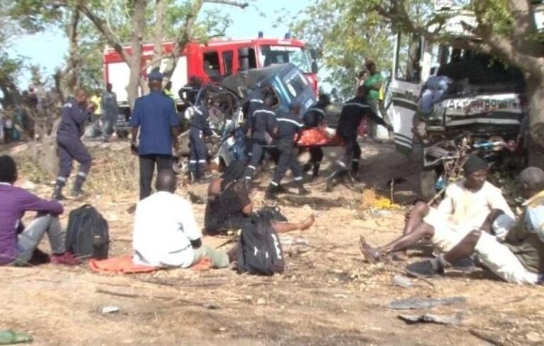 Louga : Une collision entre un véhicule particulier et un « War Gaindé » fait 12 blessés, dont 5 graves