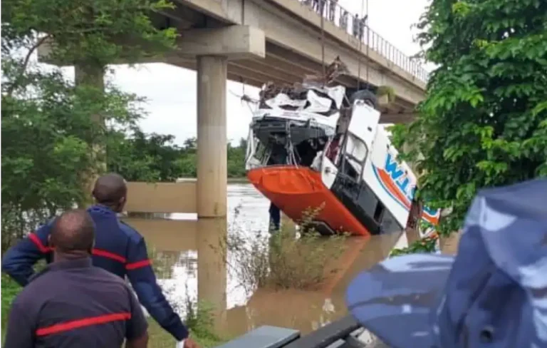 Accident de bus au Bénin: 37 morts