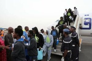 Sénégal : Rapatriement de 1080 migrants et sauvetage de 112 autres au large de Dakar