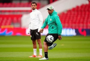 El Hadji Diouf tresse des lauriers à Pape Gueye et Iliman Ndiaye : « Ce sont des joueurs de classe mondiale, ils ont été impressionnants à Kinshasa …»