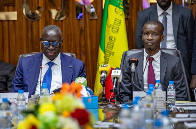 Passation de service au ministère de l'Intérieur : Me Bamba Cissé prend les rênes et promet "ordre et civisme"