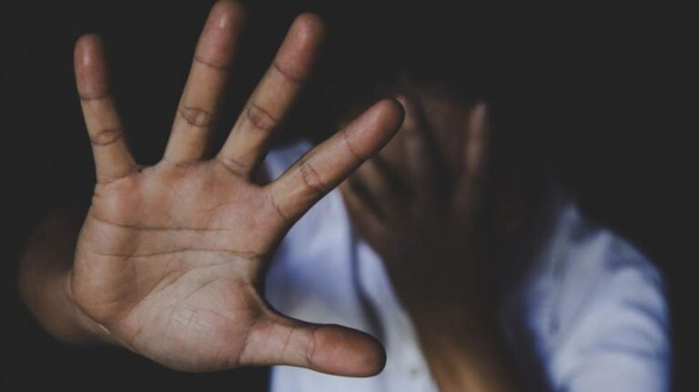 Guédiawaye : un père adoptif arrêté pour viols répétés sur sa fille de 17 ans