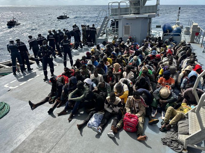Marine nationale sauve 138 migrants au large de Mbour