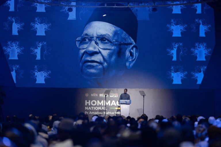 Hommage national au Pr. Amadou Makhtar Mbow : Le président Faye salue “un homme de vertu et de savoir”