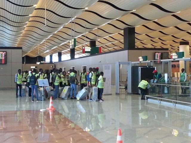 AIBD : Un Guinéen arrêté avec de faux documents alors qu’il s’apprêtait à embarquer pour Milan