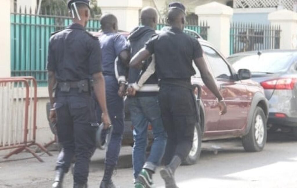 Crédit Mutuel de Yeumbeul : un dépôt suspect mène à trois arrestations