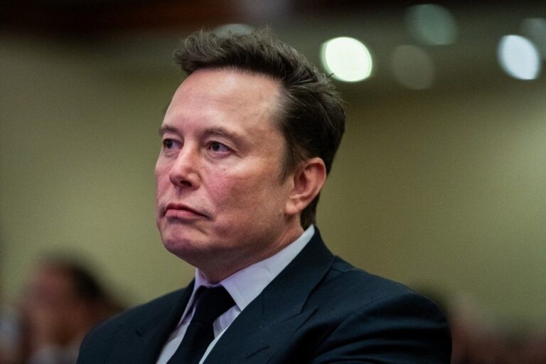 «Ce n’est qu’une question de temps» : Elon Musk prédit une guerre civile au Royaume-Uni