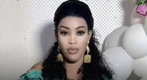 Ndèye Fatou Ndiaye, la fille de la chanteuse Fatou Laobé, est encore tombée