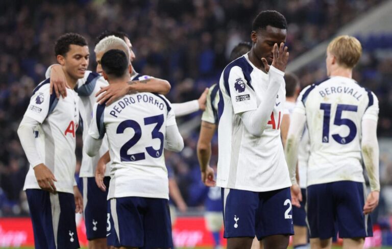 Everton-Tottenham (0-3) : pourquoi Pape Matar Sarr n’a pas célébré son but contre Gana Guèye et Iliman Ndiaye