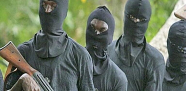 Thiès : braquage armé dans deux usines, 20 hommes cagoulés emportent 50 millions F CFA