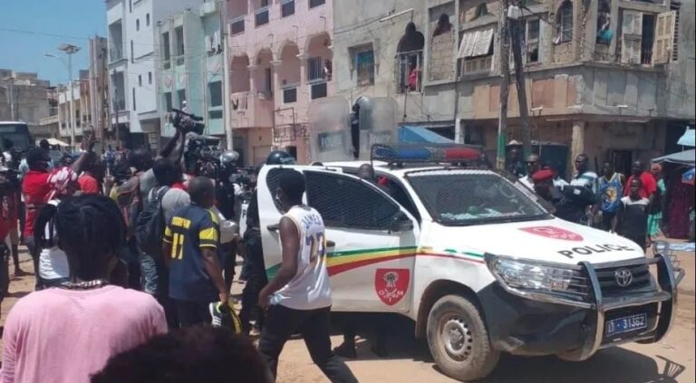 Horreur à Guédiawaye : disparu depuis trois jours, un enfant de 5 ans retrouvé mort dans une voiture en panne