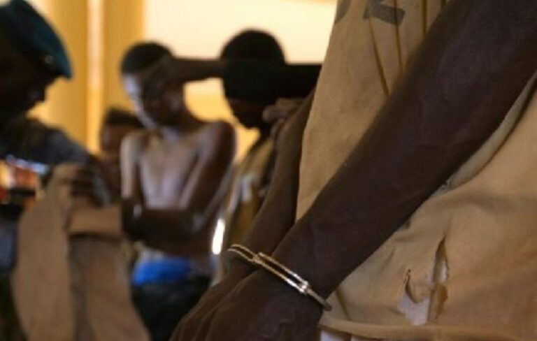 Cité Kalia : seize homosexuels surpris en pleins ébats, ils sont footballeur, étudiant, commerçant, danseur… de 18 à 36 ans