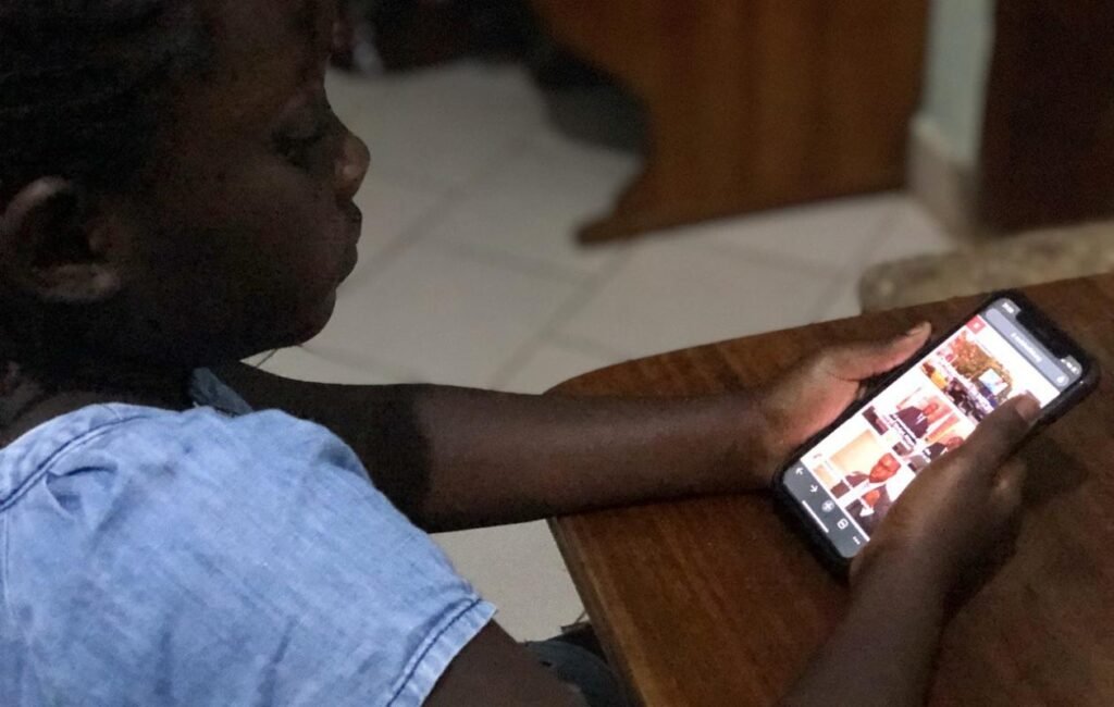 Éducation : le ministère met fin à l’usage du téléphone portable à l’école