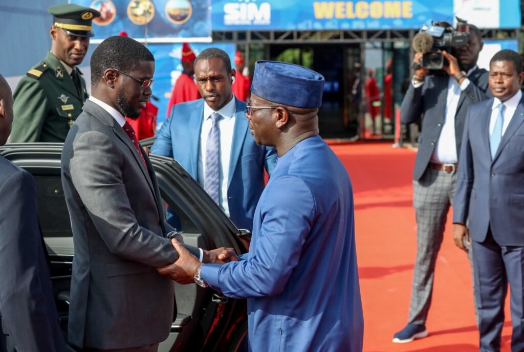 Sénégal : Le Chef de l’Etat a présidé la cérémonie d’ouverture de la 08e édition du SIM SENEGAL 2025