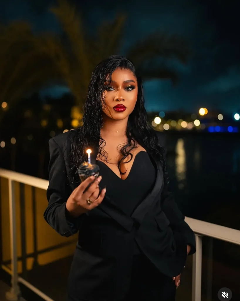 (04 photos): Ses chaussures à millions, son tailleur de luxe… Racky Aïdara a soufflé une nouvelle bougie avec élégance !