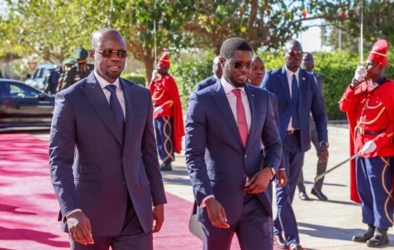 Diomaye Faye - Ousmane Sonko : leurs familles entrent en scène