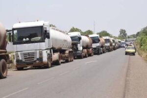 Mali : Un convoi de carburant ravitaille Bamako, l’espoir renaît