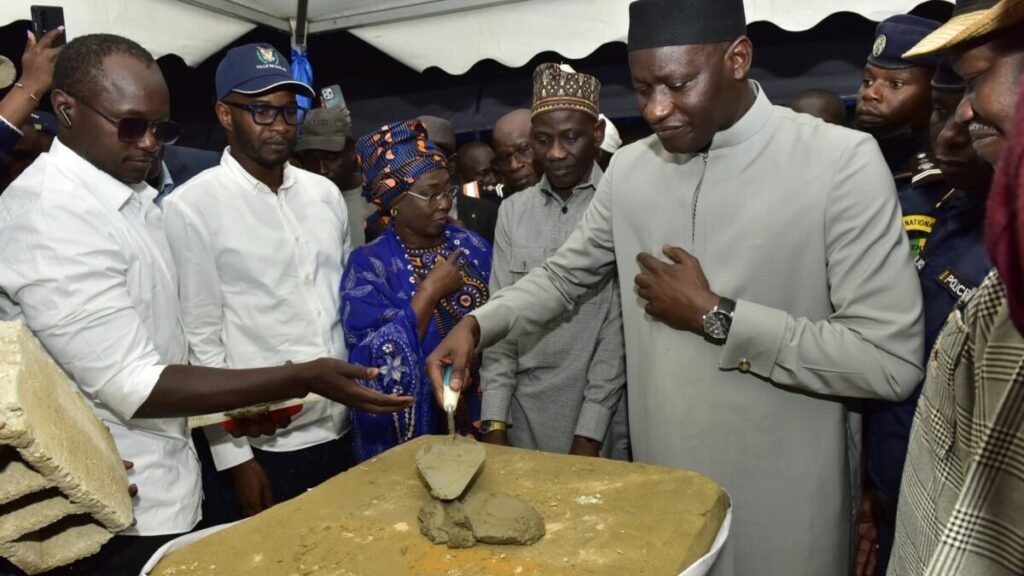 La Ville de Dakar va se doter de terrains en gazon synthétique dans chacune de ses dix-neuf communes. La cérémonie de lancement de