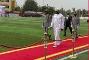 Hommage aux Tirailleurs : Ousmane Sonko sur le tapis rouge à Thiaroye (vidéo)