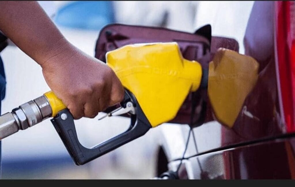 Baisse des prix des carburants : tout le monde est content sauf…