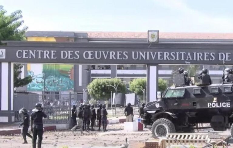 UCAD : Nouveaux affrontements et tirs de gaz lacrymogènes au campus de Dakar