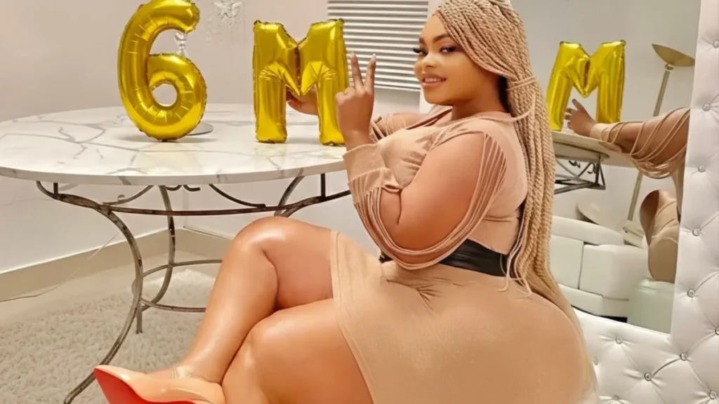 L’influenceuse ivoirienne Eudoxie Yao vient de franchir une étape significative dans son parcours numérique en atteignant la barre