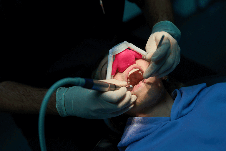 Mbour : le dentiste gifle son patient de 4 ans et finit au tribunal