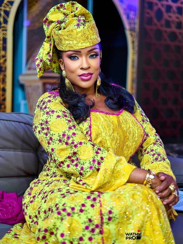 QG 2026 – Ramadan : Mado illumine “Quartier Général” par son élégance Mado Quartier Général