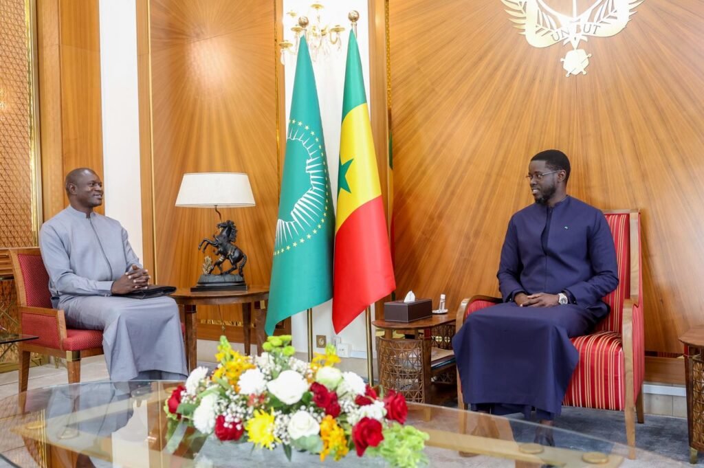 Le président de la République, Bassirou Diomaye Faye, a reçu en audience ce mardi 24 février 2026, le maire de Thiès, Dr. Babacar Diop, dont