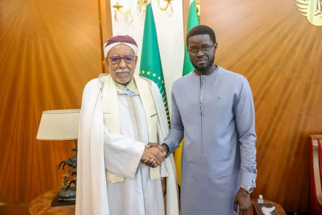 Bassirou Diomaye Faye reçoit le Khalife général mondial de la Tidjaniya