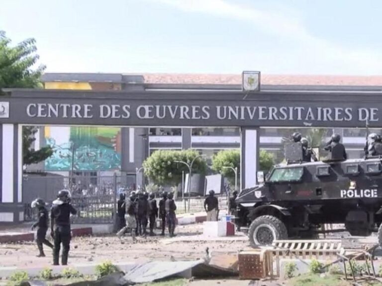 Dakar : Frapp exige à l’Etat de «retirer immédiatement les forces de l’ordre des campus universitaires»