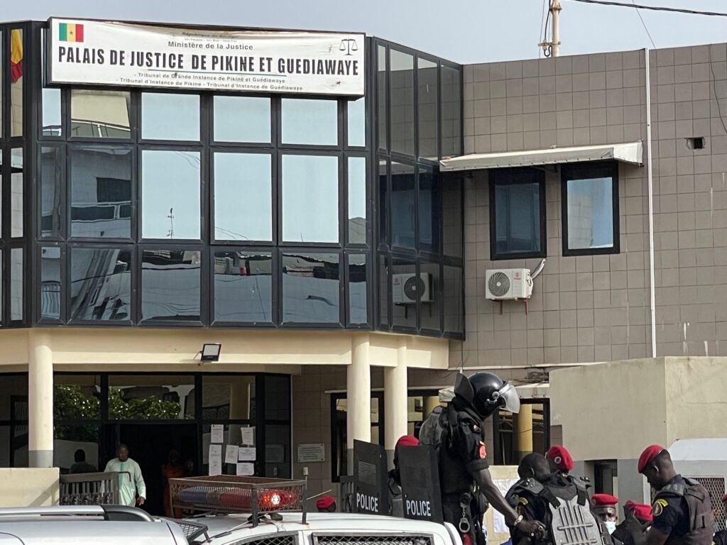 Verdict de fer à Pikine-Guédiawaye : 5 ans de prison ferme et 3 millions d’amende pour deux homosexuels