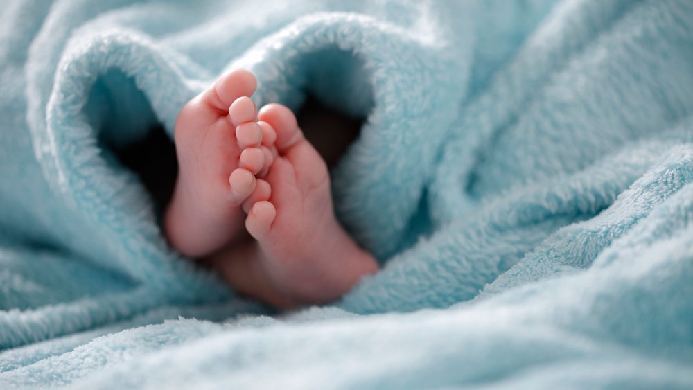 Une divorcée étrangle son bébé né d’une relation interdite avec son beau-frère Une divorcée étrangle son bébé