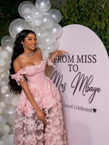 Enterrement de vie de jeune fille, Kine Ndiaye Rose somptueuse en robe rose