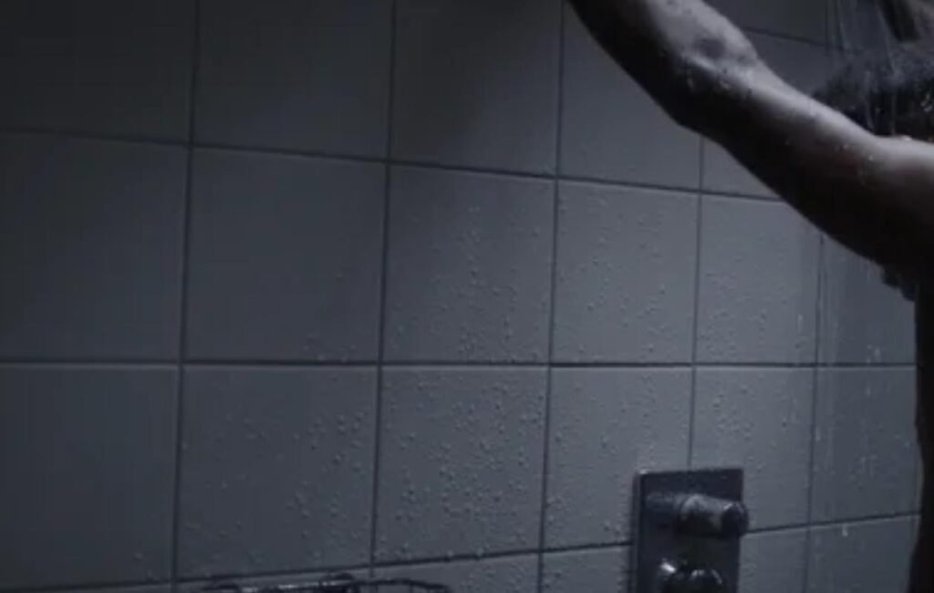 Pikine : le prévenu attendait nu ses belles-sœurs dans la douche