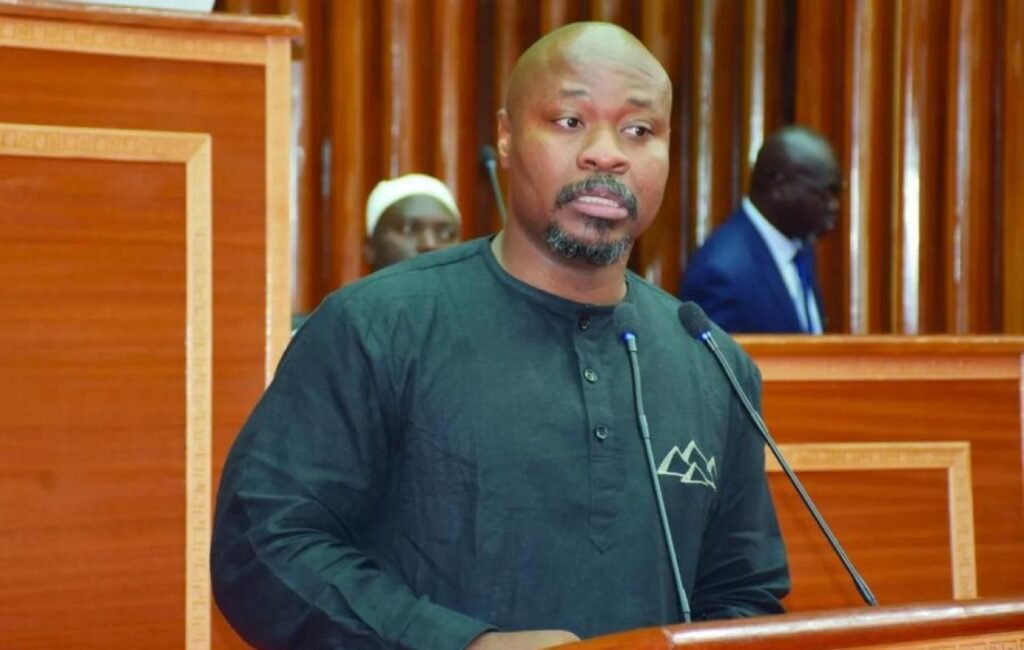 « Se serrer la ceinture » : Guy Marius Sagna tacle les autorités et leurs fonds secrets