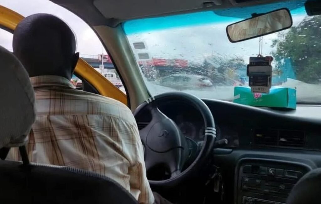 taximan brade un téléphone de 120 000 FCFA à 7 000 FCFA