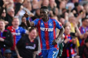 Double distinction en Premier League : Ismaïla Sarr, roi de mars à Crystal Palace