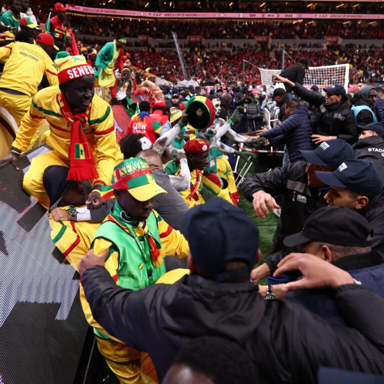 Affaire des 18 supporters des Lions : le stadier marocain agresseur, les policiers sénégalais et la plainte royalement ignorée