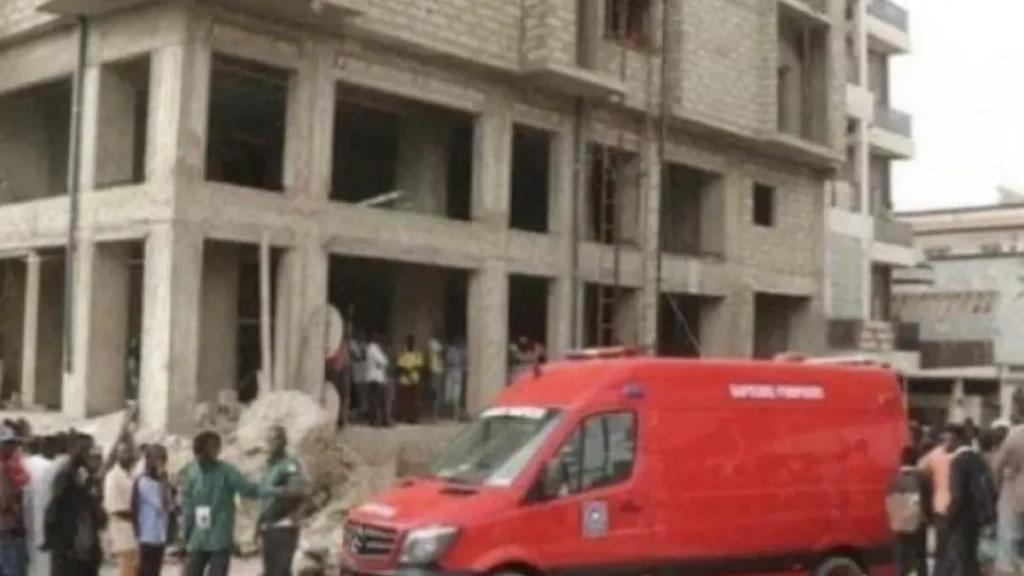 maçon chute du quatrième étage et décède