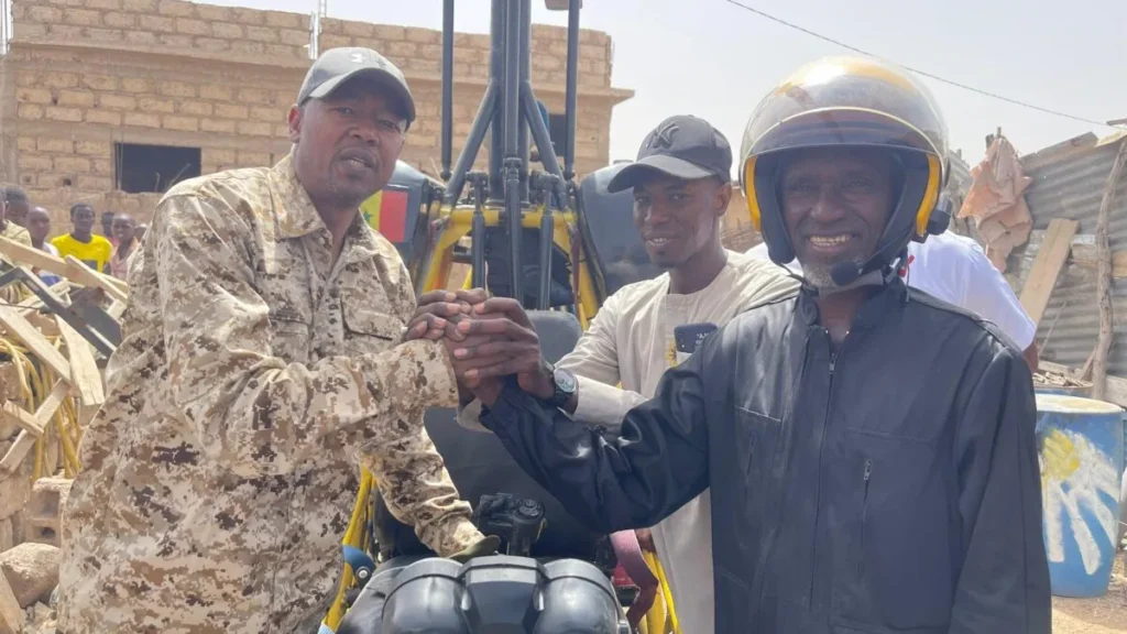 Tambacounda : le faux hélicoptère de Mamadou Sow s’avère être une supercherie faux hélicoptère de Mamadou Sow s’avère être une supercherie