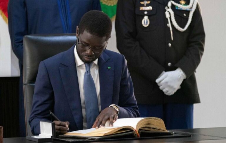 Réforme institutionnelle : le Président de la République ne peut plus diriger un parti politique