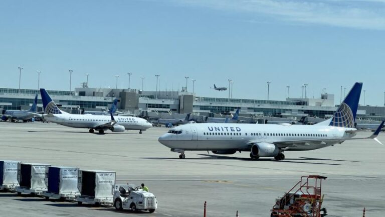 Etats-Unis : un avion percute un piéton au décollage