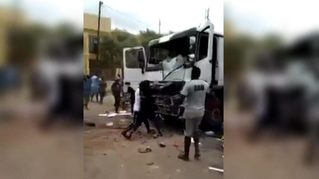 Axe Dakar-Bamako : 11 camions sénégalais brûlés, le trafic presque à l’arrêt Axe Dakar-Bamako : 11 camions sénégalais brûlés, le trafic presque à l’arrêt