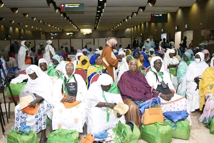 Retour du Hajj : 30 pèlerins sénégalais bloqués à la Mecque après un incident d’embarquement Retour du Hajj : 30 pèlerins sénégalais bloqués à la Mecque après un incident d’embarquement