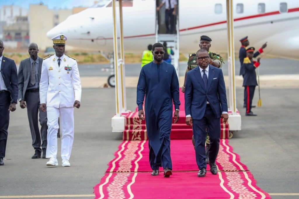 Diplomatie : Le Président béninois Romuald Wadagni à Dakar pour dynamiser l’axe Cotonou-Dakar Diplomatie : Le Président béninois Romuald Wadagni à Dakar pour dynamiser l'axe Cotonou-Dakar