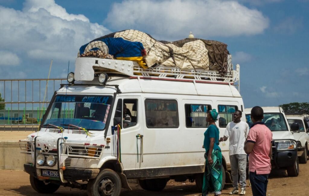 Insolite : Après avoir dépouillé une passagère à Dahra, il remonte dans le même bus à Linguère